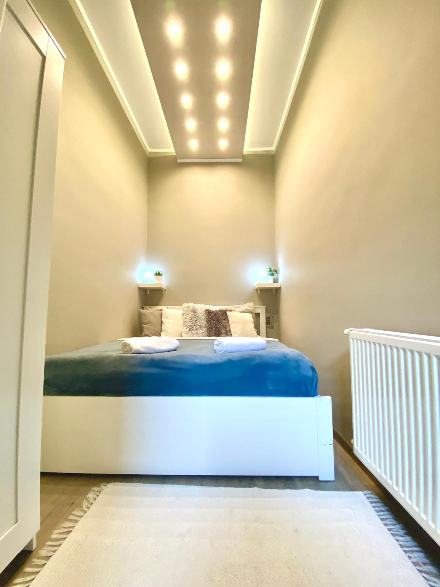 Free Parking, Airconditioning, 2 Bdr, Super Location * Budapest