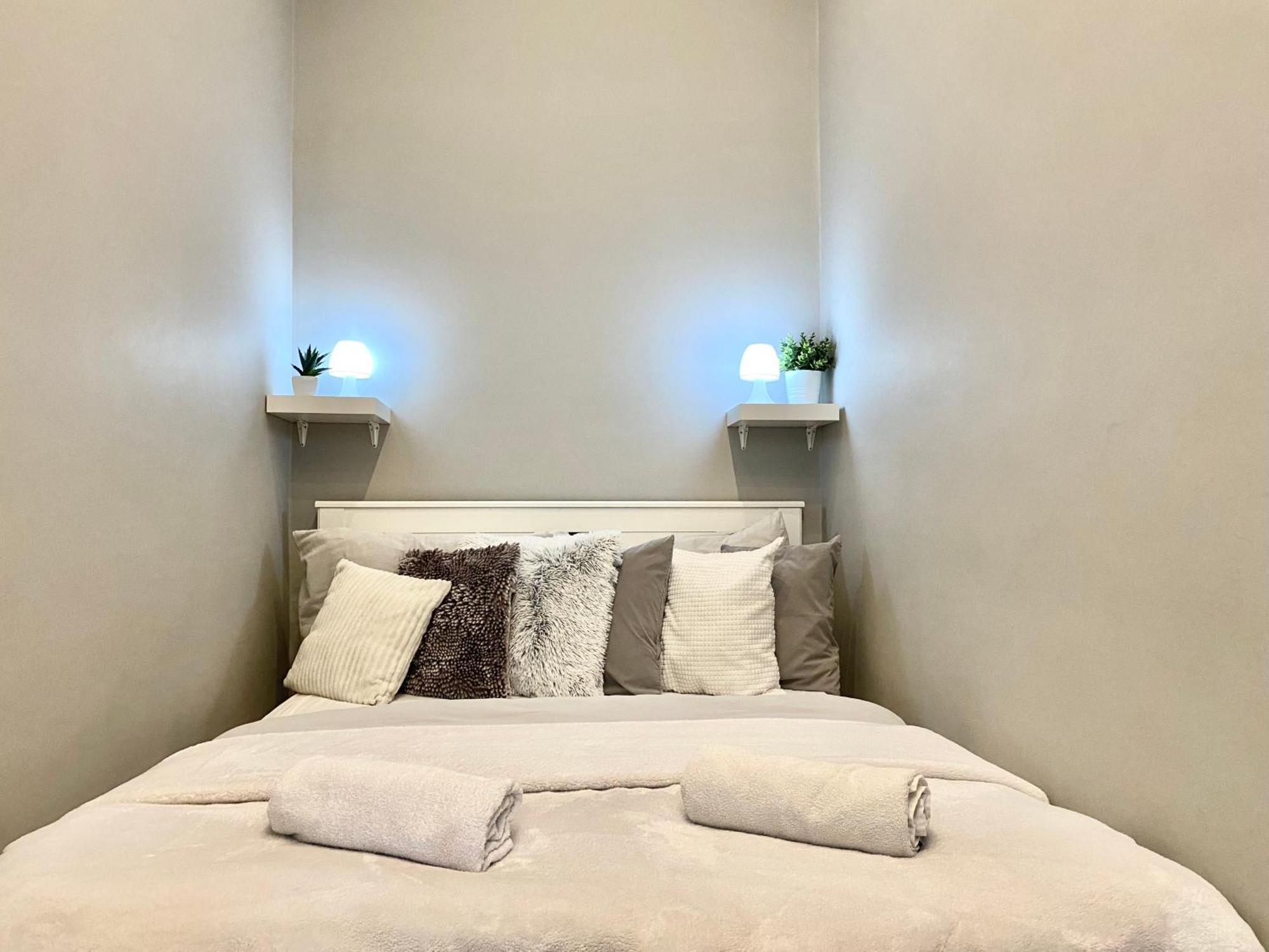 Free Parking, Airconditioning, 2 Bdr, Super Location Apartment