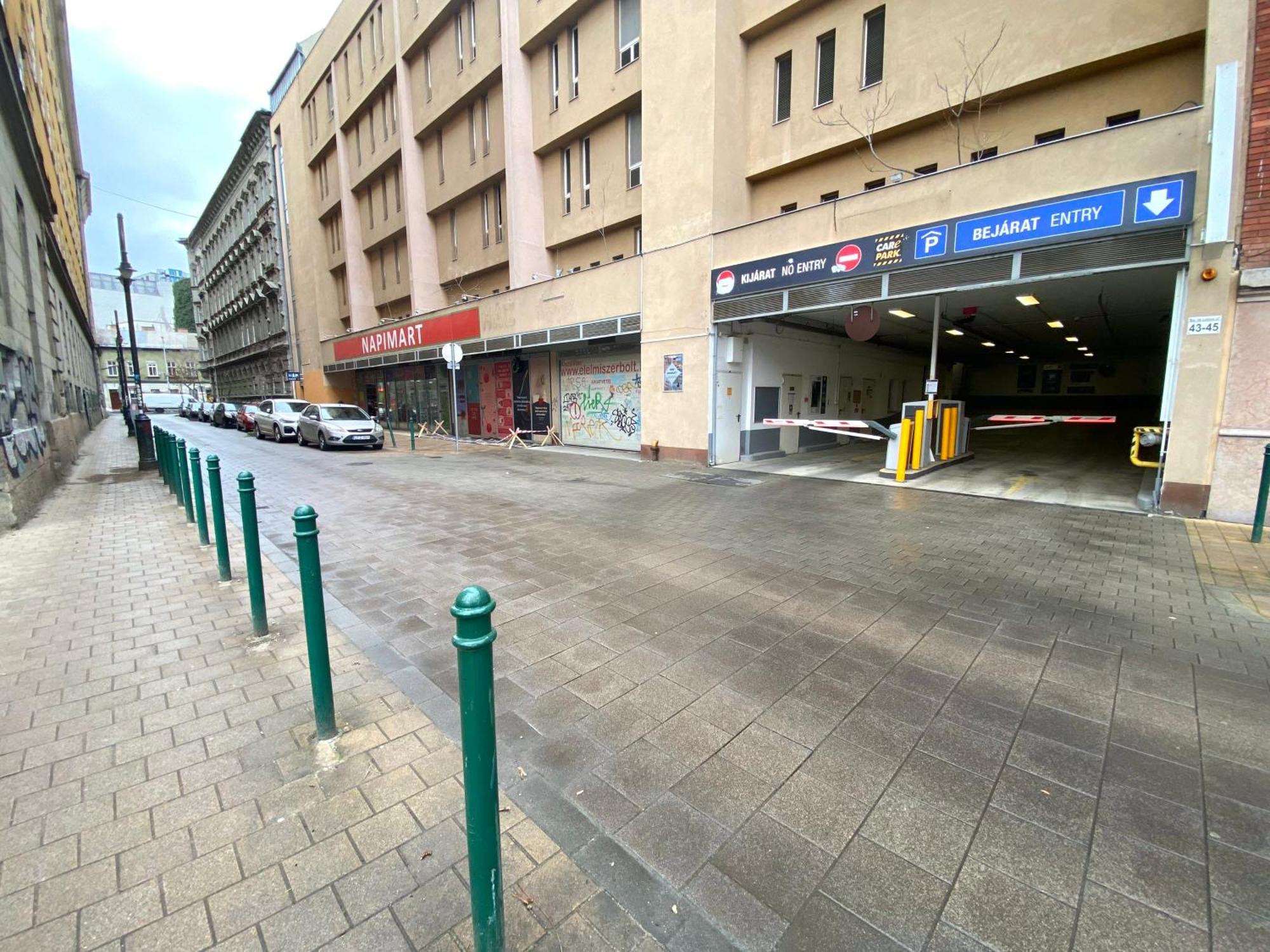 Apartment Free Parking, Airconditioning, 2 Bdr, Super Location Budapest